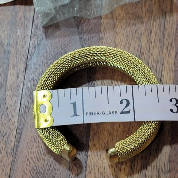 Lot of 2 Cuff Bracelets Mesh Filigree Designs - Picture 7 of 10